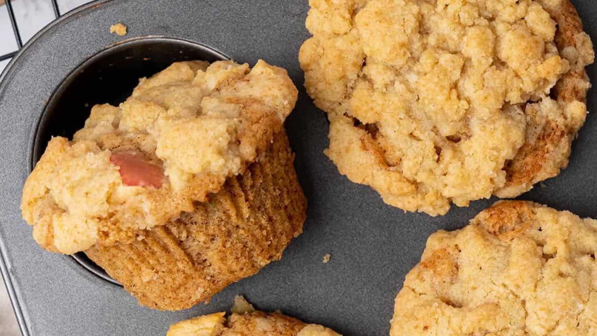 Apple Crumble Muffins.