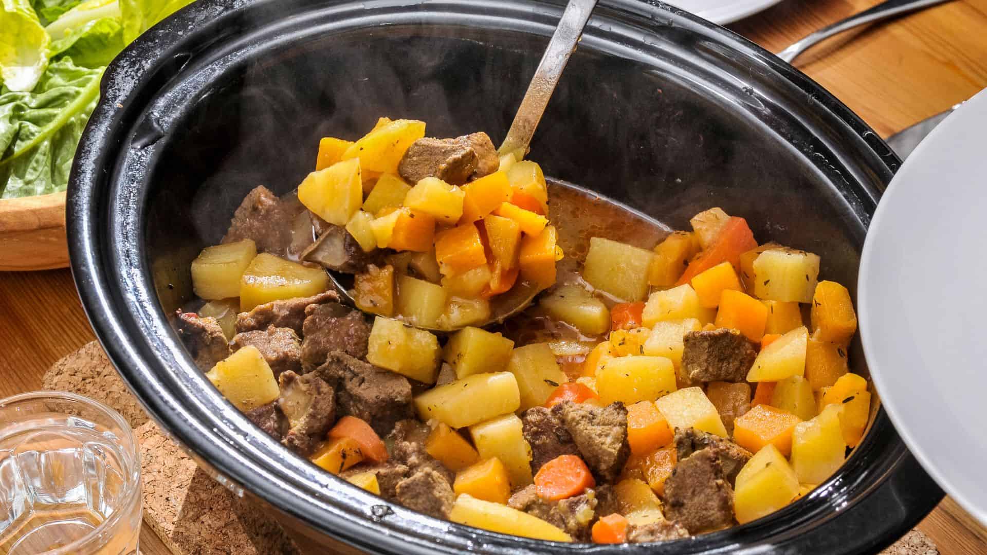 slow cooker beef and veggies casserole