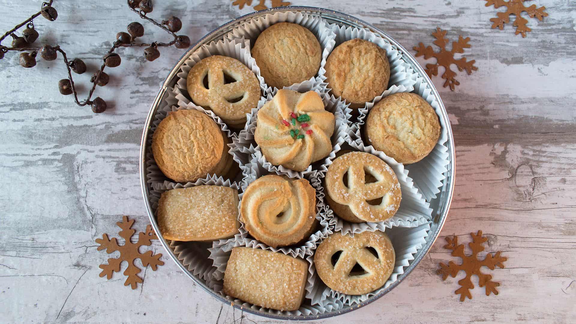 holiday cookie tin
