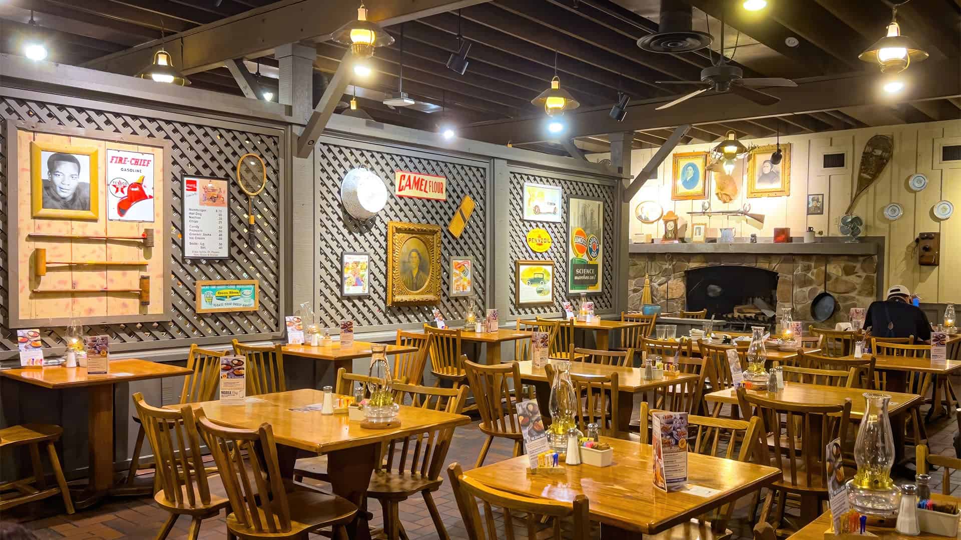 Cracker Barrel restaurant