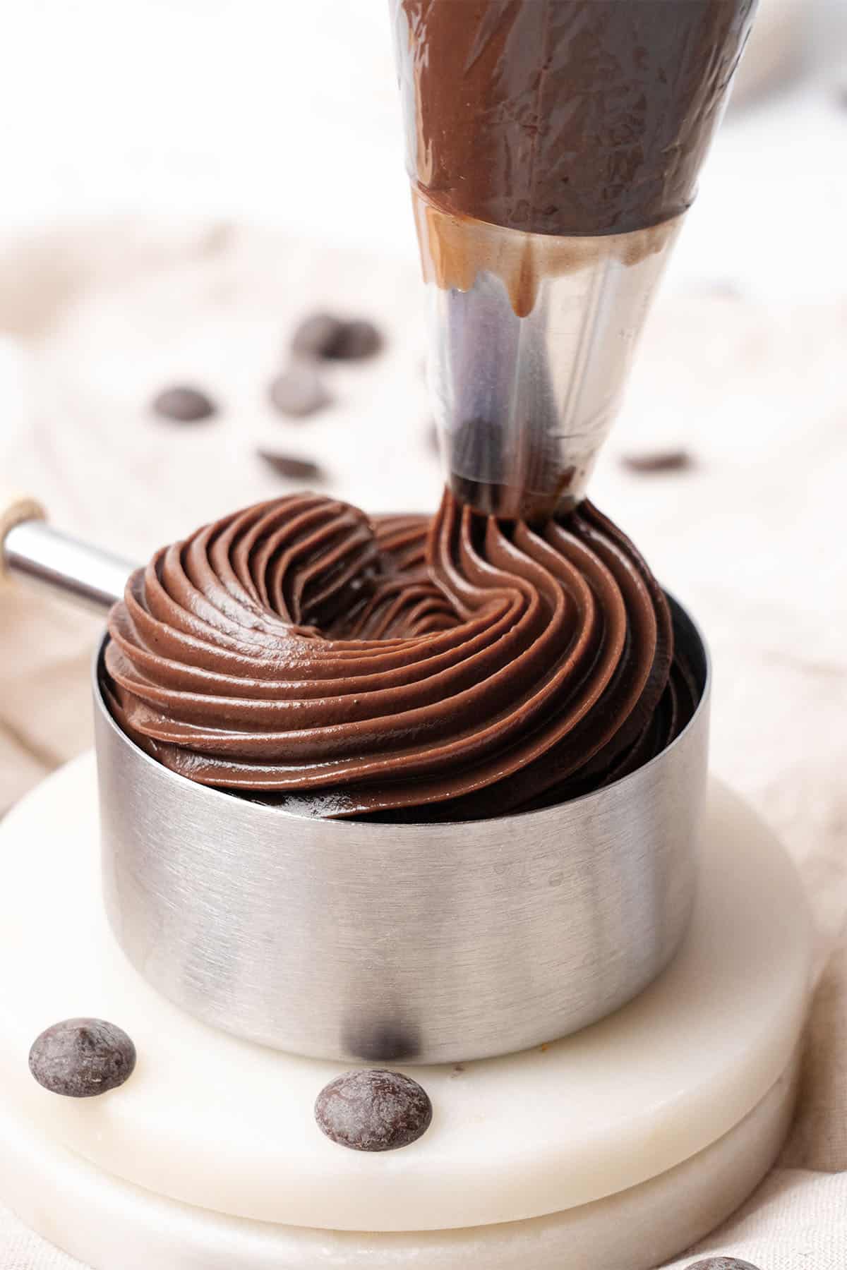 Chocolate pastry cream piping