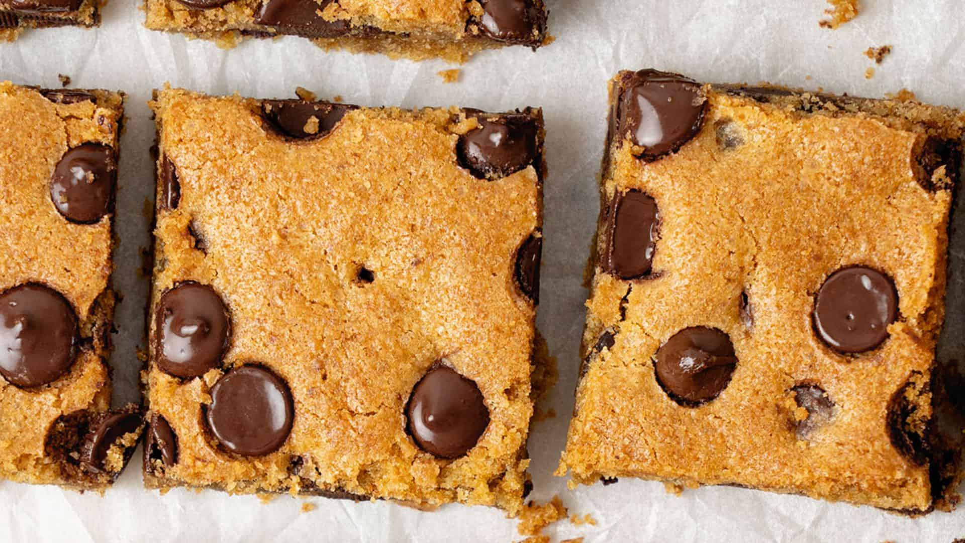 Chocolate chip cookie bars