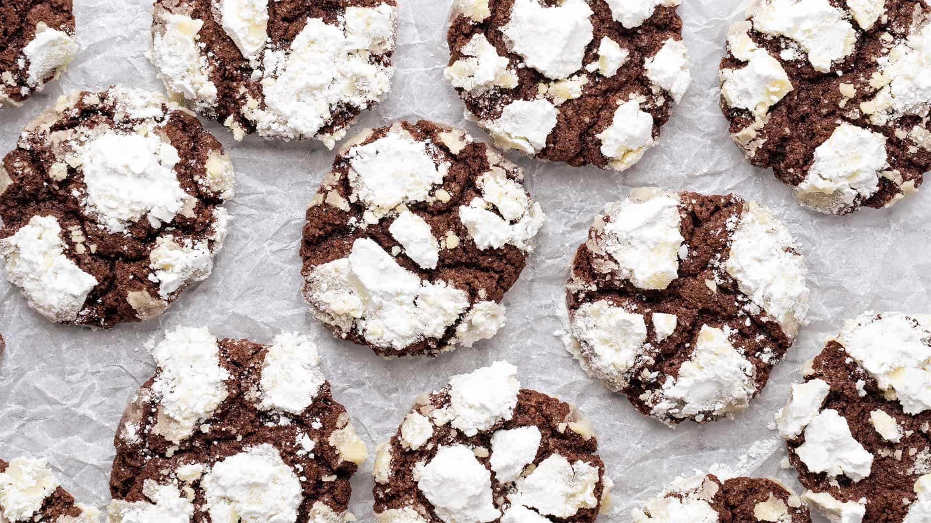 Chocolate crinkle cookies
