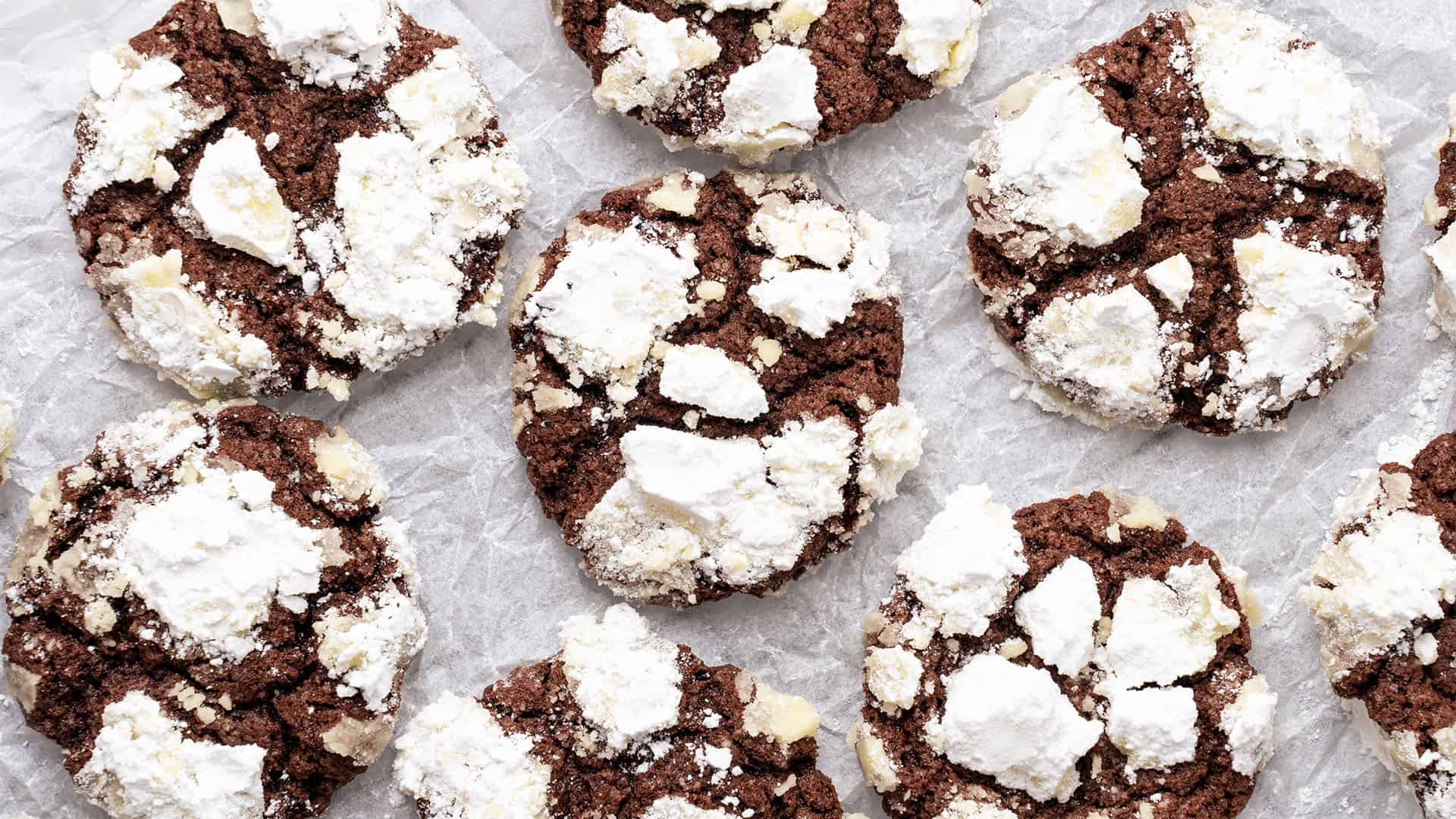 Chocolate crinkle cookies
