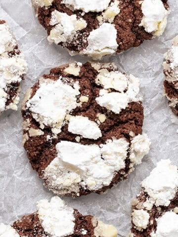Chocolate crinkle cookies