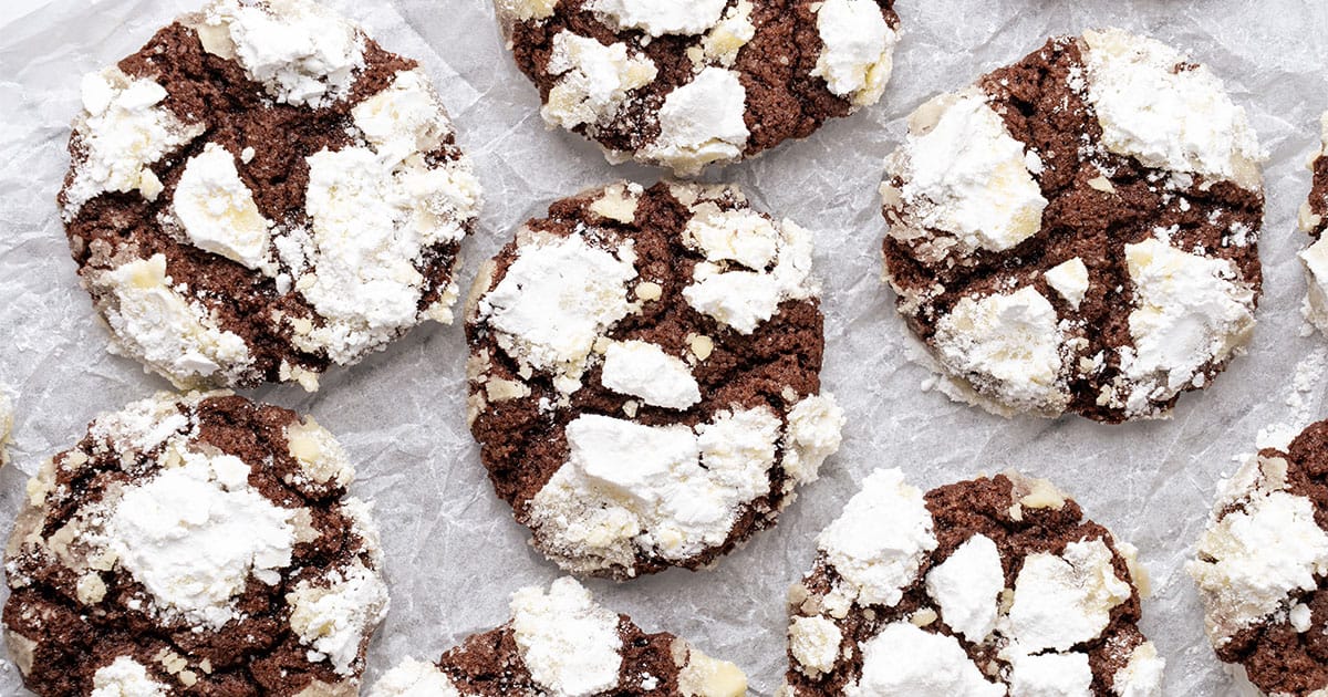 Chocolate crinkle cookies