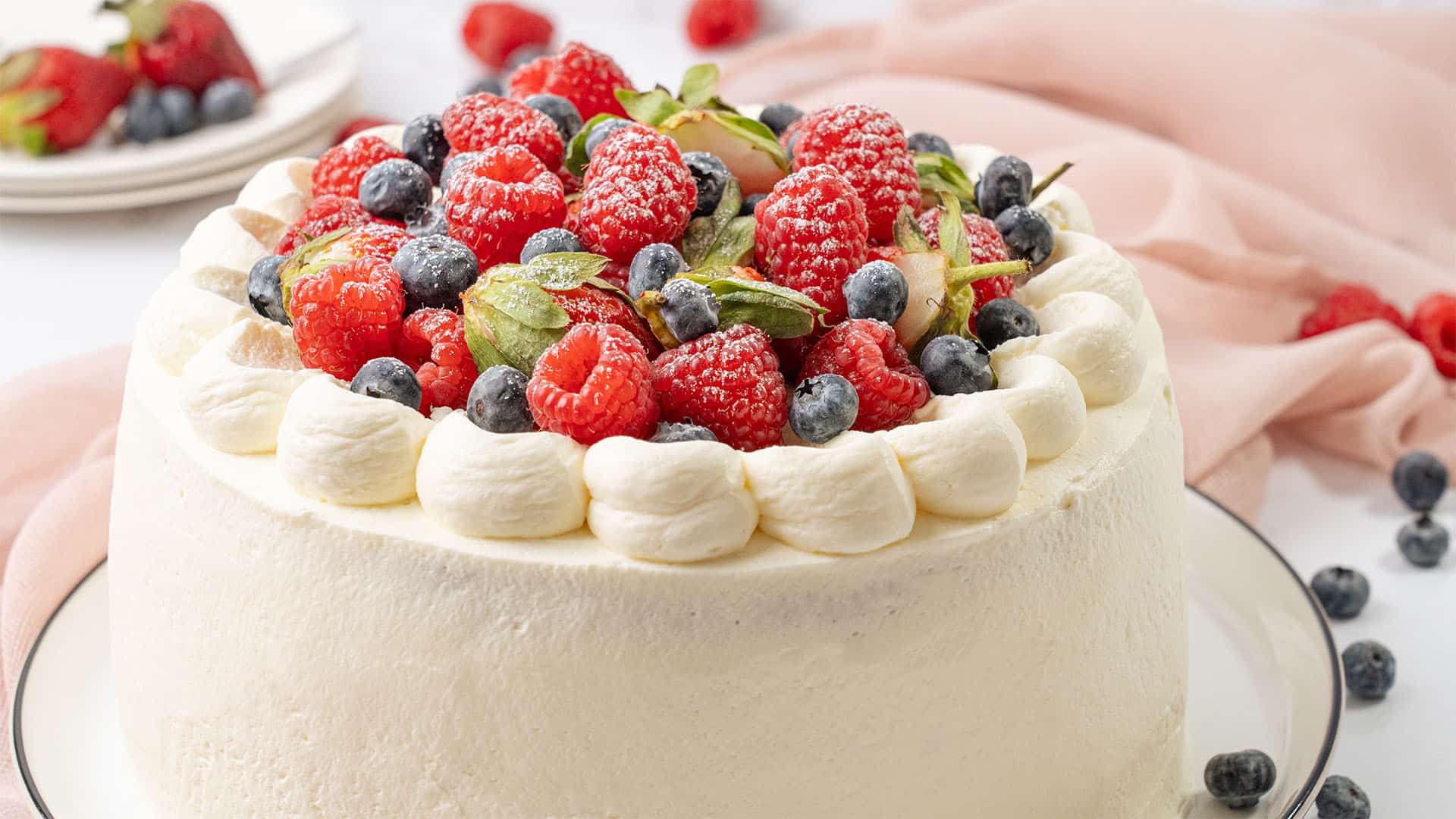 Berry chantilly cake