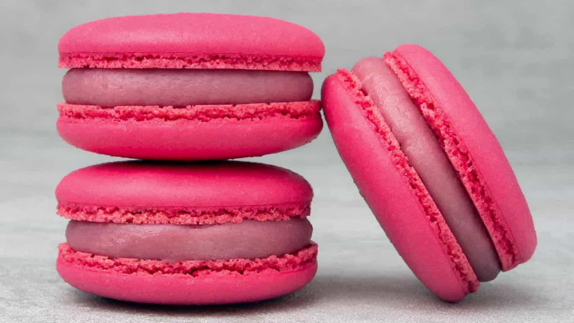 How to make French macarons.