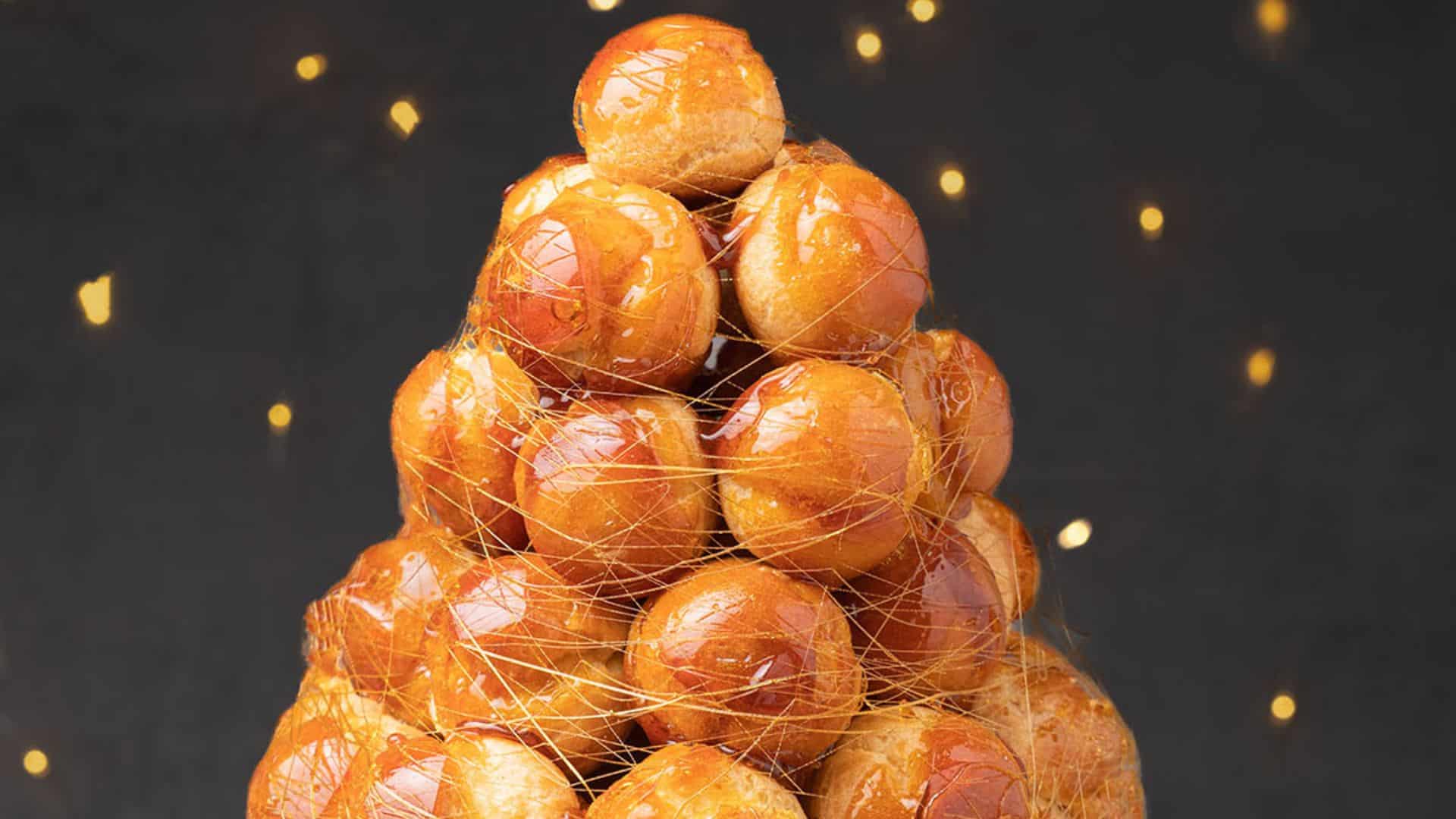 Croquembouche.
