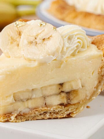A slice of banana cream pie.