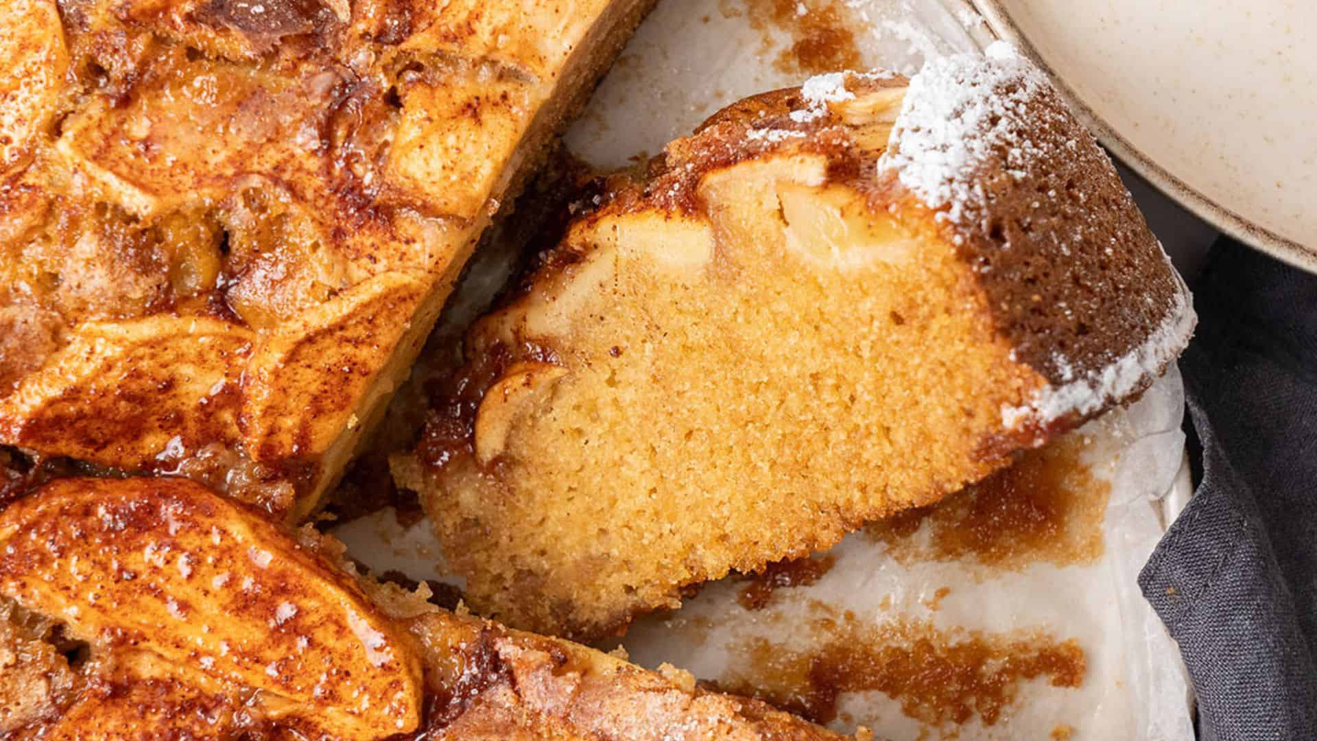 Cinnamon Apple Cake